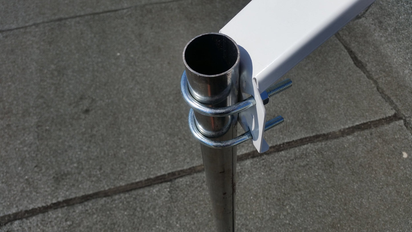 U-bolts for pipe mounting (2x)